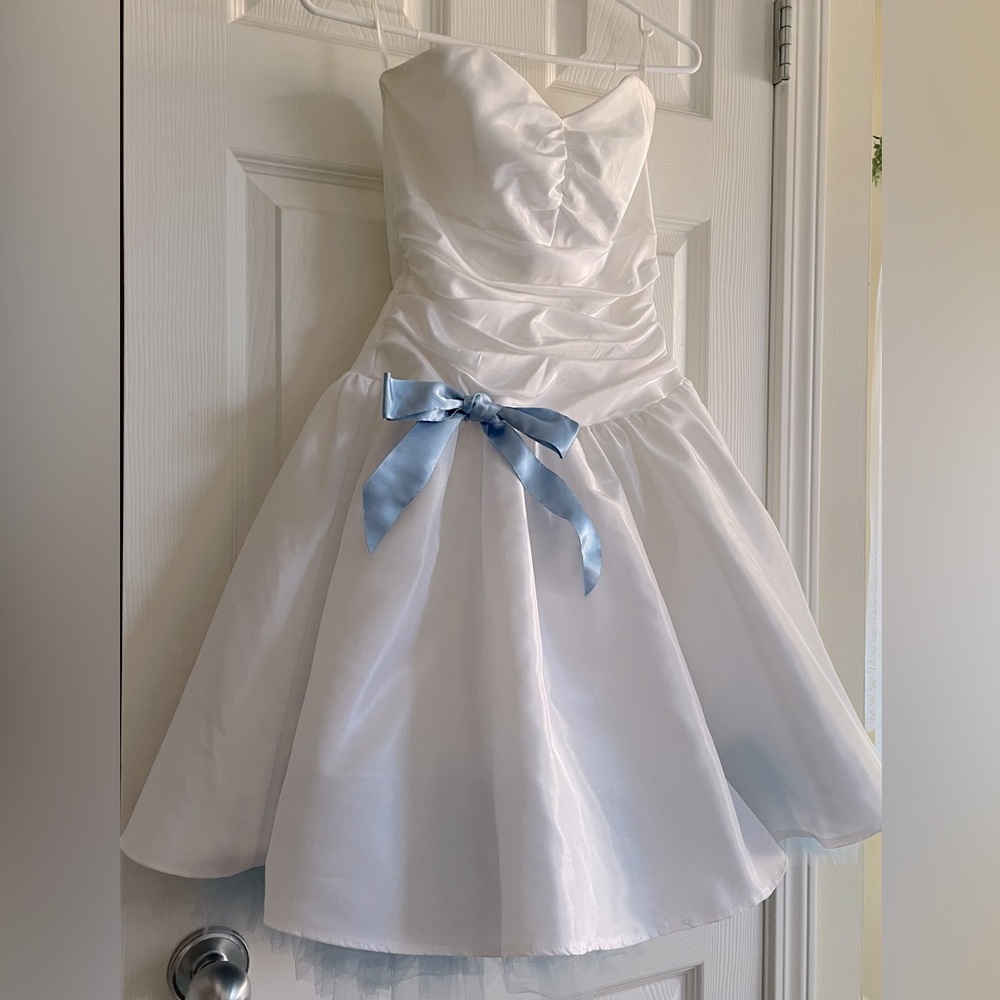 Jessica McClintock White and Blue Prom Dress
